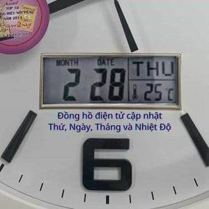 Camera đồng hồ treo tường Kt93, Trang bị thêm bảng điện tử cập nhật Thứ, Ngày Tháng và nhiệt độ môi trường