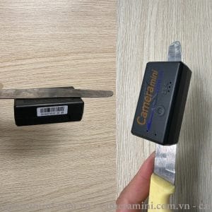 Định vị xe máy DV08 có nam châm hít sắt chắc chắn